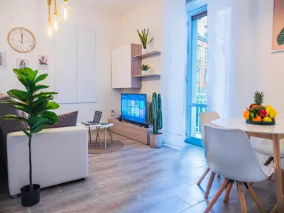 TV o dispositivi per l'intrattenimento presso Chiaia Premium Flat, Naples Center, Near Seaside
