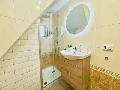 Bagno di Chiaia Premium Flat, Naples Center, Near Seaside