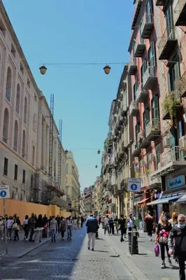 Ospiti di Napoli Via Toledo