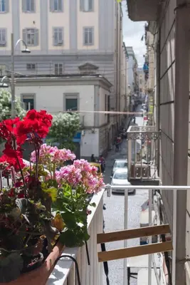 Balcone o terrazza di Napoli centro apartment A balcony in the heart of naples