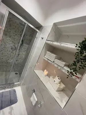 Bagno di HOME SWEET HOME Storia di Napoli
