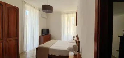 TV o dispositivi per l'intrattenimento presso la casa di Maya
