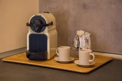 Set per la preparazione di tè e caffè presso Blue Plebiscito