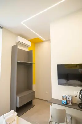 TV o dispositivi per l'intrattenimento presso Napoli è....... By Dimorra