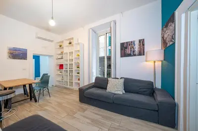 Area soggiorno di Stay in Naples Flats Toledo