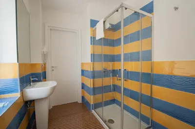 Bagno di P.C. Boutique Medina H. Napoli Centro, by Clapa Group