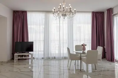 TV o dispositivi per l'intrattenimento presso Royal Boutique Napoli