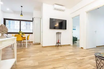 TV o dispositivi per l'intrattenimento presso GuestHost - Vomero Deluxe Apartments