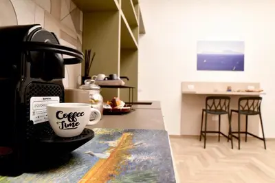 Set per la preparazione di tè e caffè presso Il Picchio di Chiaia