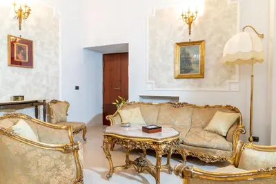 Area soggiorno di Deluxe apartment with garden in Vomero