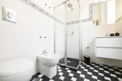 Bagno di Viale Calascione 7
