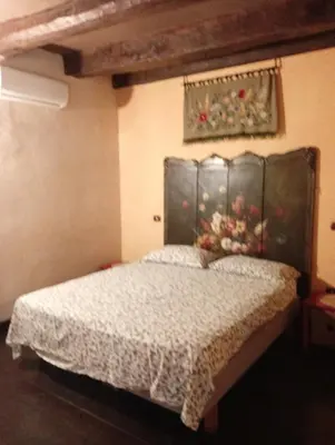 Letto o letti in una camera di Appartamento centro storico Napoli