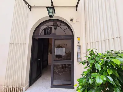 Facciata o entrata di LA GIOIOSA NAPLES INN