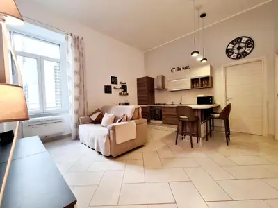Cucina o angolo cottura di LA GIOIOSA NAPLES INN