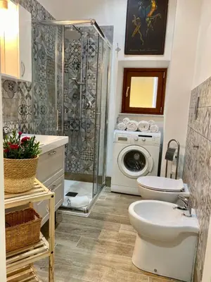 Bagno di Casa sulla nuvola Duomo cuore pulsante Napoli