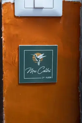 Certificato, attestato, insegna o altro documento esposto da Colibrì a Piazza Dante
