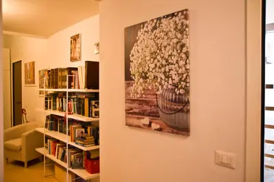 Biblioteca nell'appartamento