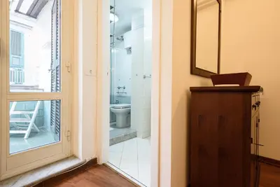Bagno di Via Avvocata 25