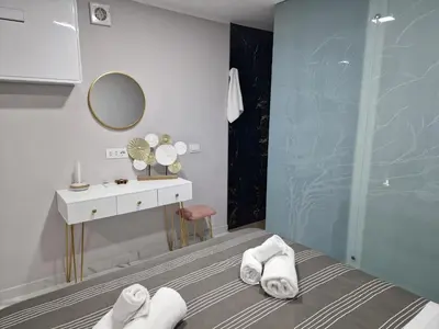 Bagno di Megaride House