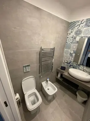 Bagno di DaDedo’ -Monolocale tra Plebiscito Toledo e Chiaia