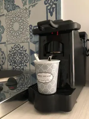 Set per la preparazione di tè e caffè presso DaDedo’ -Monolocale tra Plebiscito Toledo e Chiaia