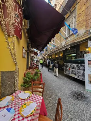 Ristorante o altro punto ristoro di LostNaples