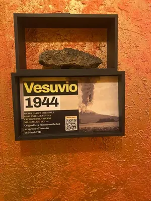 Certificato, attestato, insegna o altro documento esposto da casa interattiva Naples'Secrets