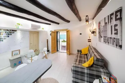 Area soggiorno di LegnoSuites 3 rooms 3 bathrooms Group and Family By HouseinNaples